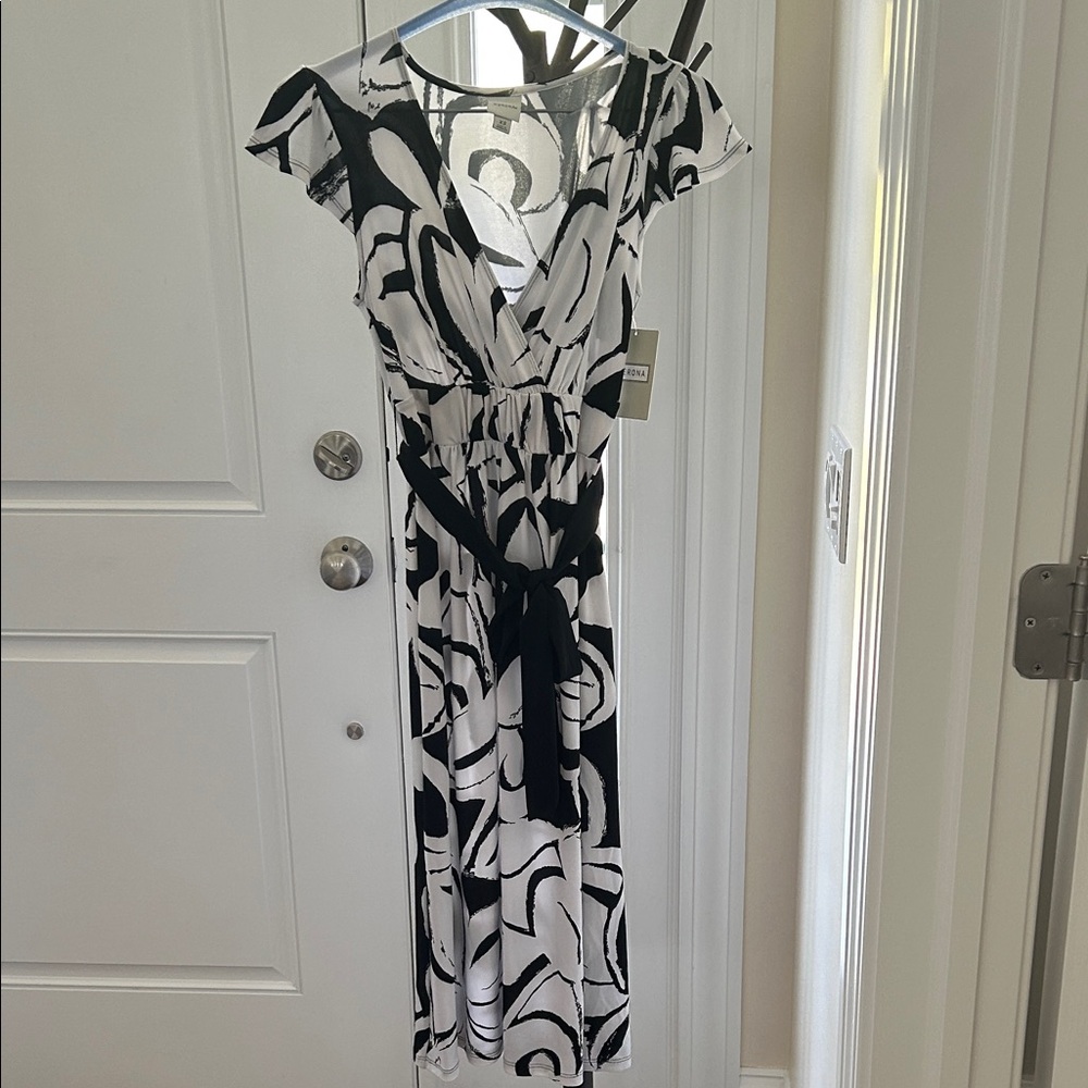 Merona Black and White Midi Dress